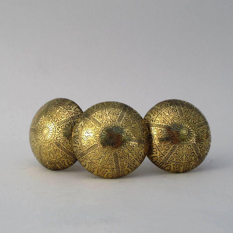 Gold drawer pulls and cabinet knobs